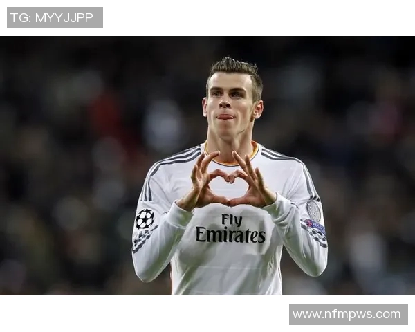 足球明星身材完美瞬间大汇集展现运动魅力与健康生活方式